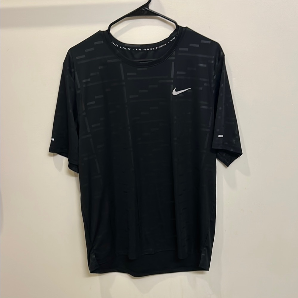 Nike Men's Black T-Shirt